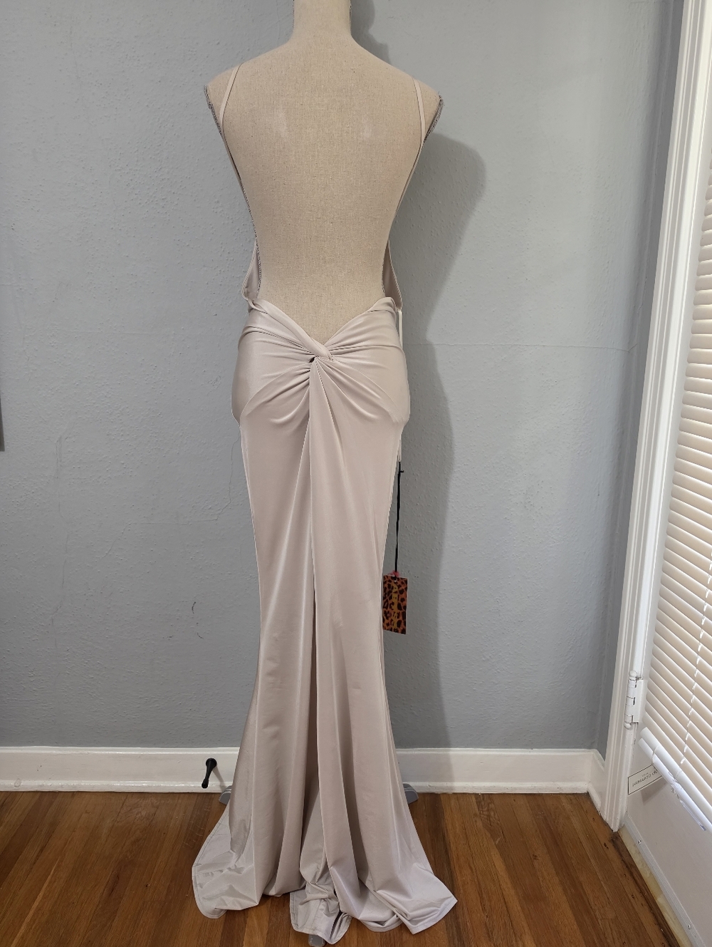 Abyss by Abby Long Tail Knot Back NWT Size Small - Picture 3 of 16
